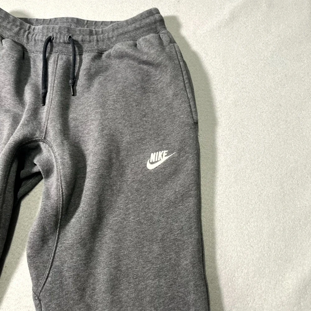 Nike Sweatpants Mens Medium Gray Swoosh Logo Fleece Lined Tapered Leg Outdoor‎